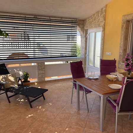Apartements Delfin Vir Exteriér fotografie