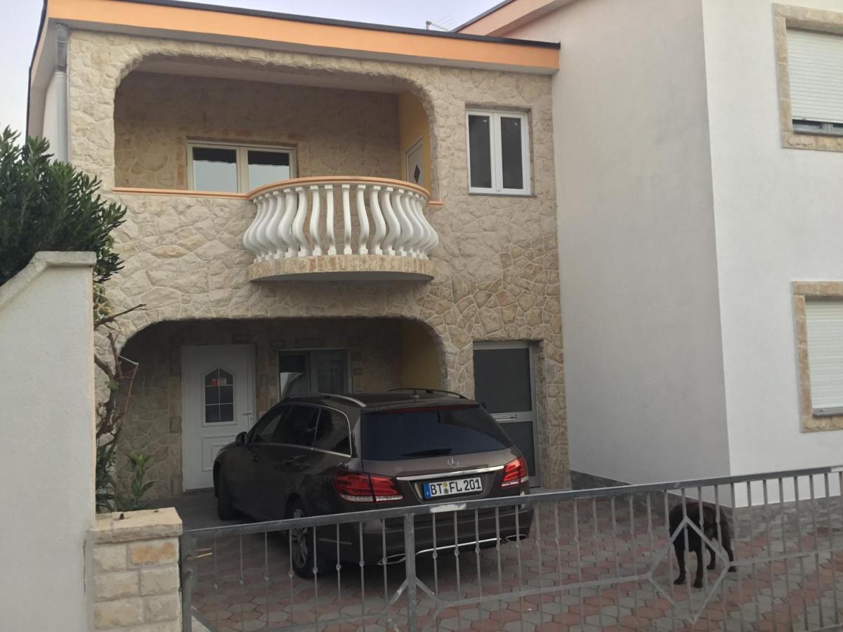 Apartements Delfin Vir Exteriér fotografie