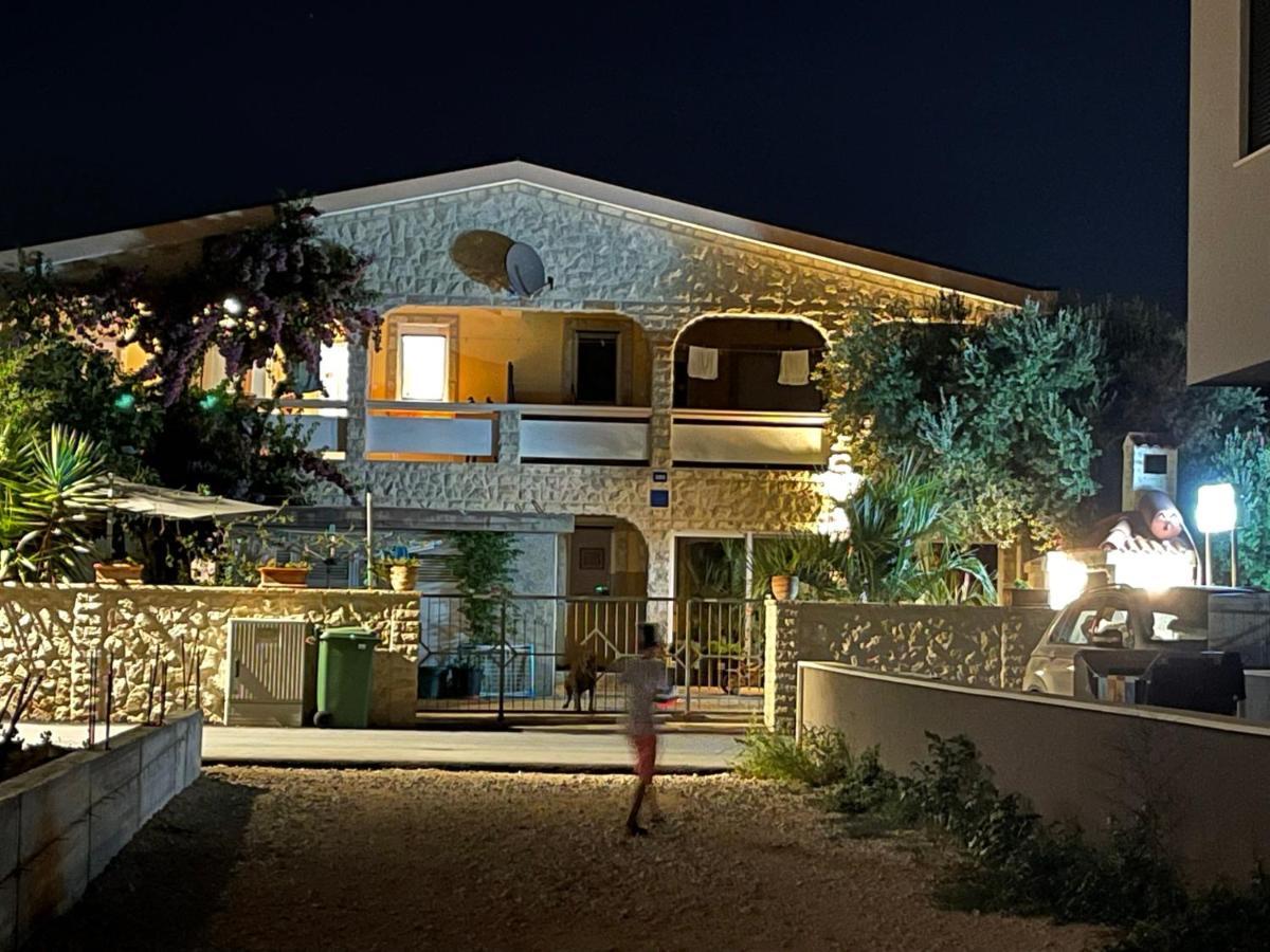 Apartements Delfin Vir Exteriér fotografie