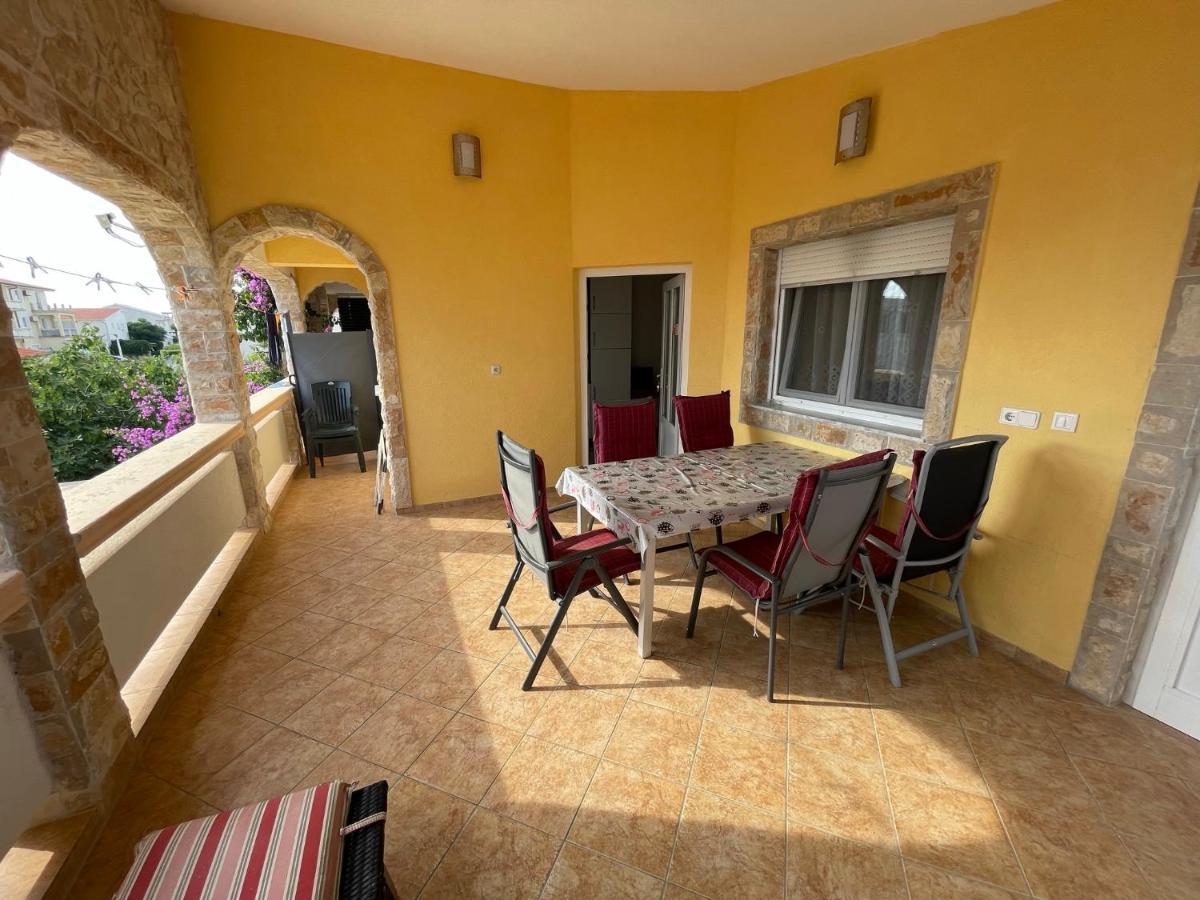 Apartements Delfin Vir Exteriér fotografie