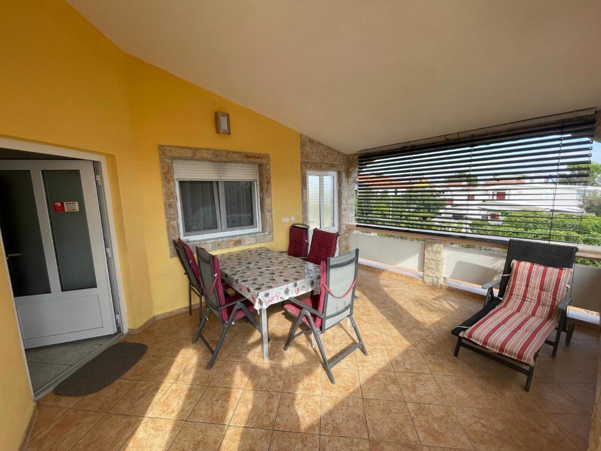 Apartements Delfin Vir Exteriér fotografie