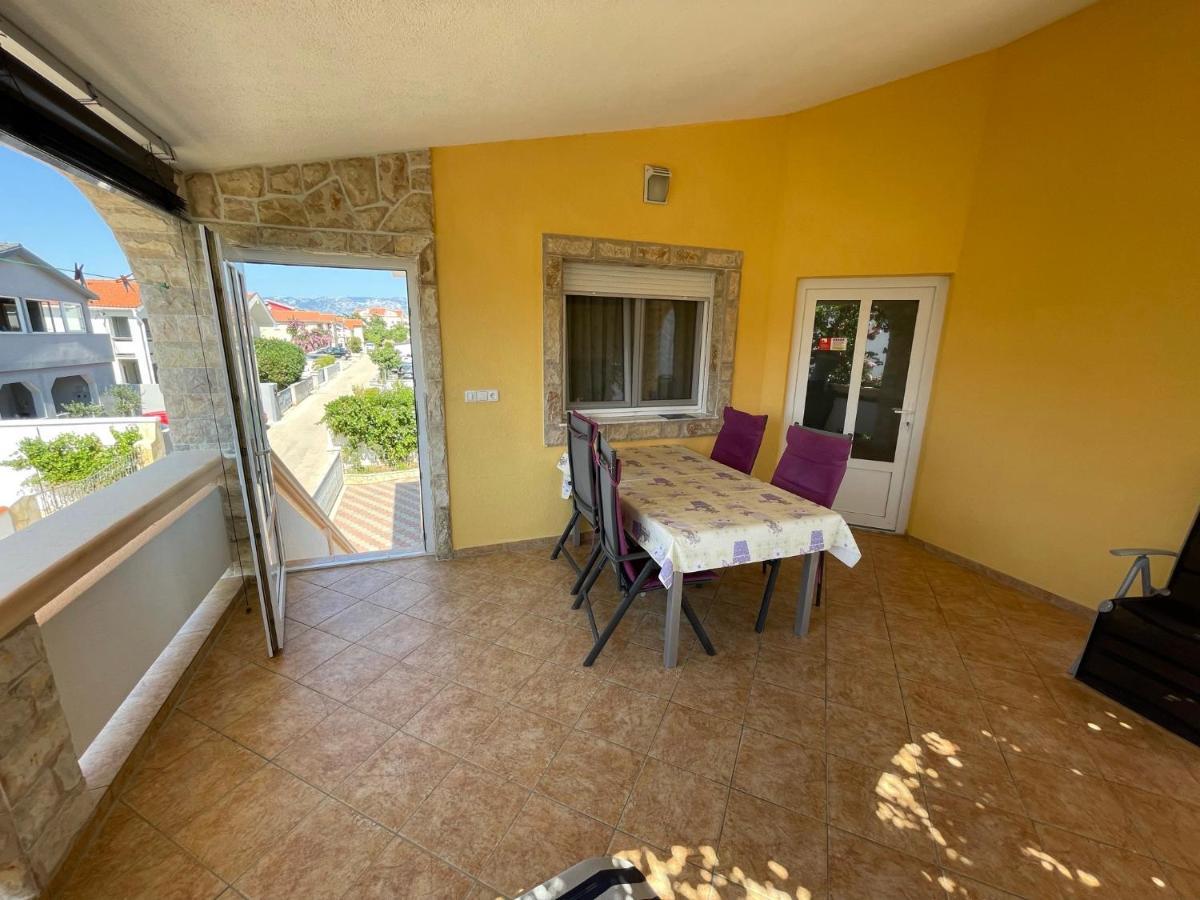 Apartements Delfin Vir Exteriér fotografie