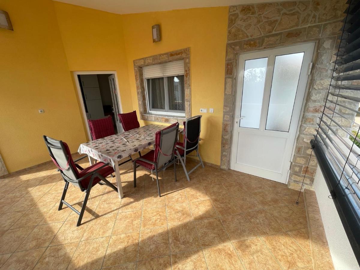 Apartements Delfin Vir Exteriér fotografie