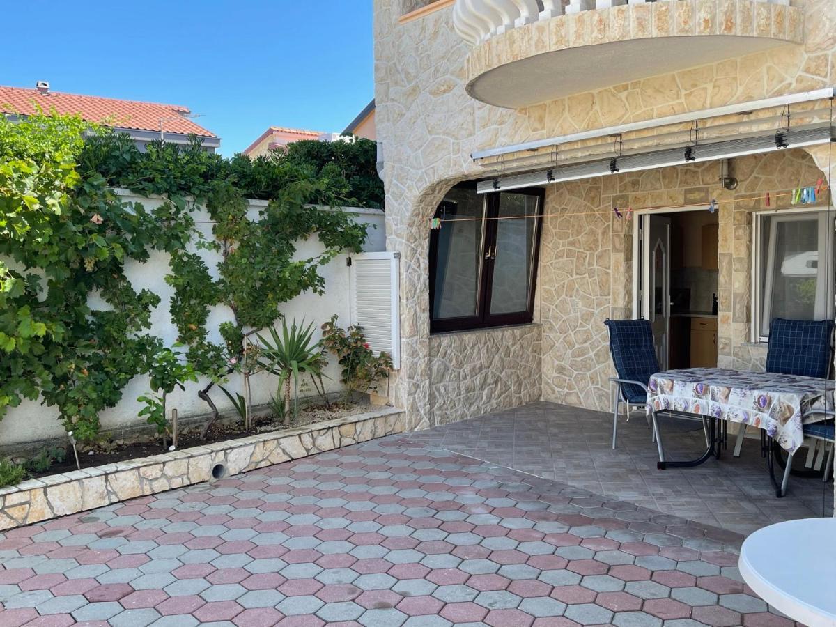 Apartements Delfin Vir Exteriér fotografie