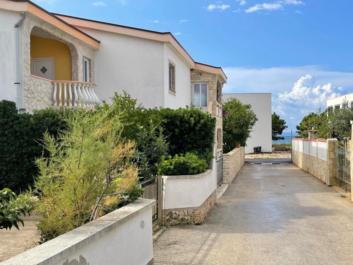 Apartements Delfin Vir Exteriér fotografie