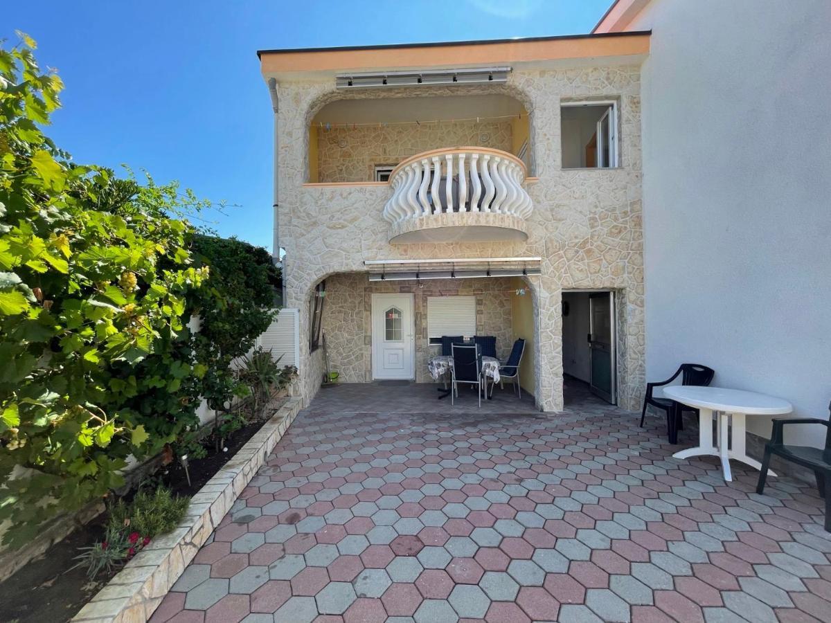 Apartements Delfin Vir Exteriér fotografie