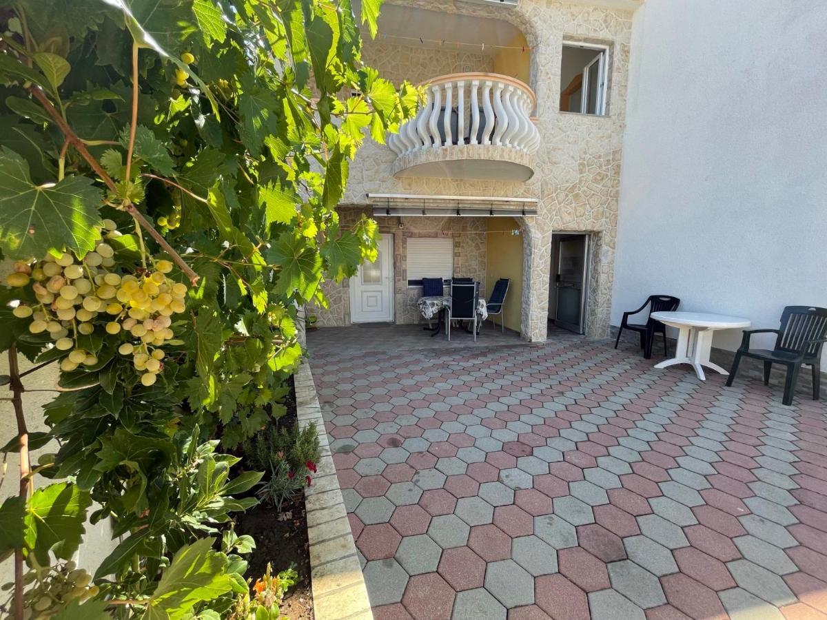 Apartements Delfin Vir Exteriér fotografie